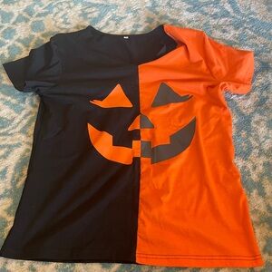 Half-and-Half Jack-o'-Lantern Graphic Tee in Black & Orange